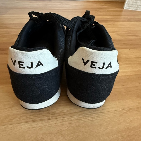 Veja Black Sneakers with White Details - Picture 2 of 4